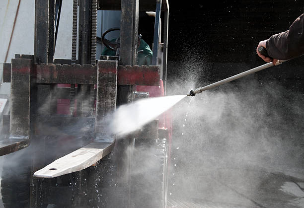 Best Factory Floor Cleaning  in Wellman, IA